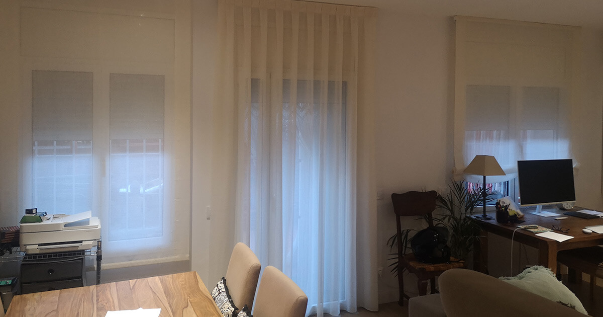 La elegancia de los estores paqueto de lino en casa de Ernesto